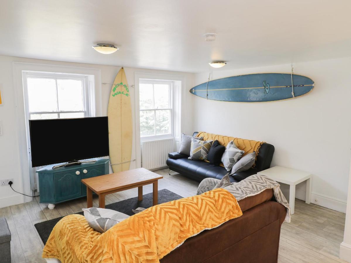 The Surfers Bolt Hole Apartment Уитби Екстериор снимка