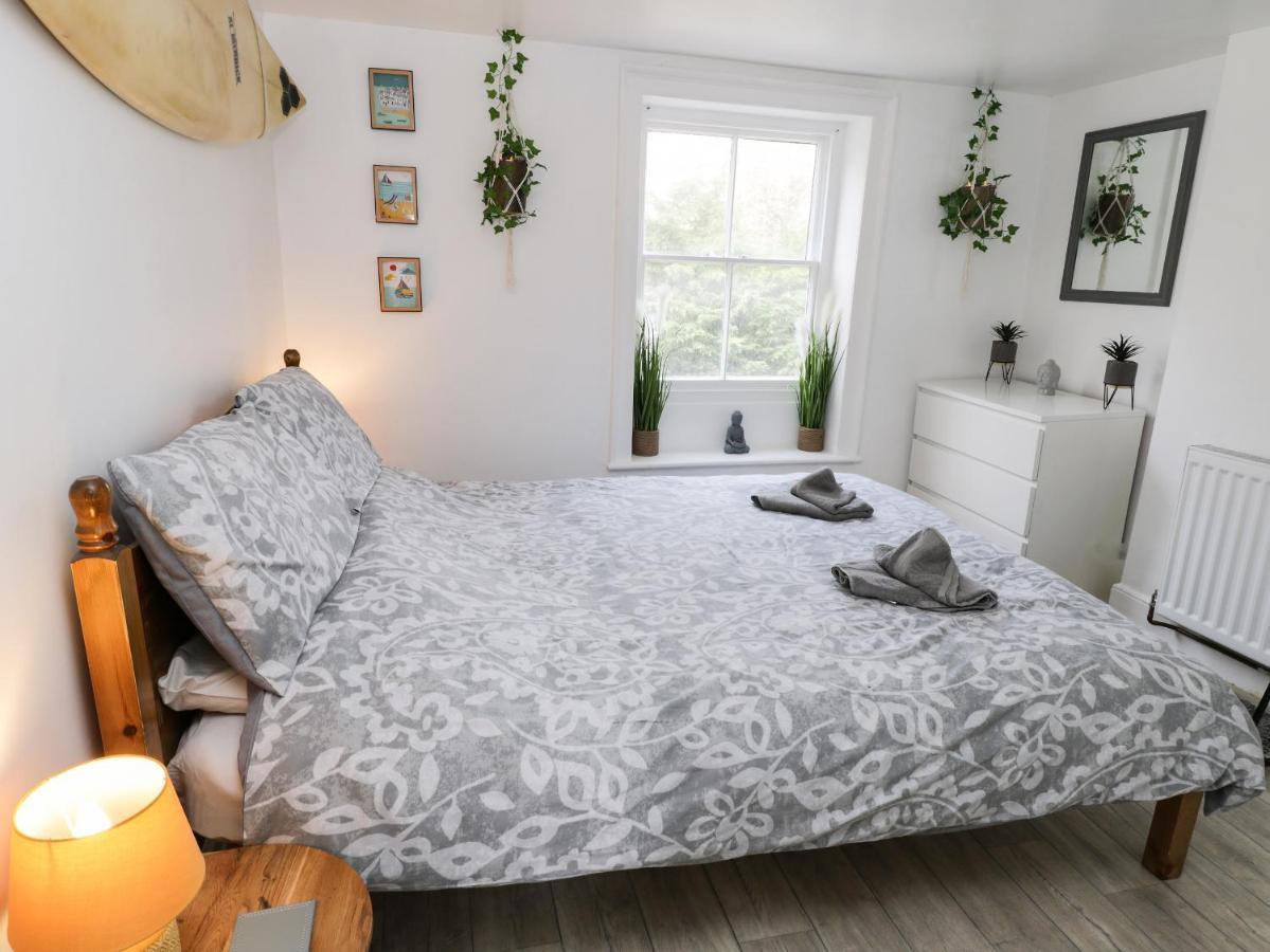 The Surfers Bolt Hole Apartment Уитби Екстериор снимка