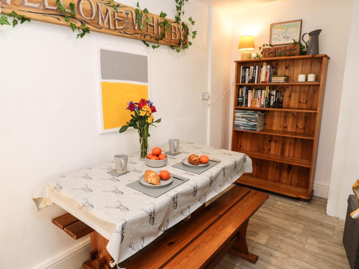 The Surfers Bolt Hole Apartment Уитби Екстериор снимка